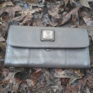 Tignanello pre owned wallet